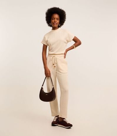 Blusa Texturizada con Cuello alto y Manga corta 3