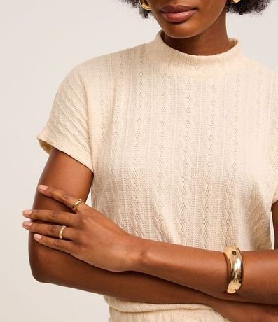 Blusa Texturizada con Cuello alto y Manga corta 4