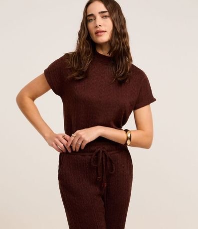 Blusa Texturizada con Cuello alto y Manga corta
