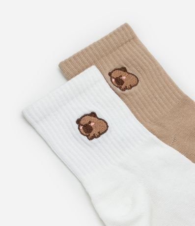 Kit 02 Medias Cano Mediano en Algodón con Mini Bordado Capivara