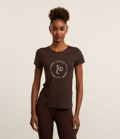 Remera Deportiva en Microfibra Texturizada con Estampa Sunday Coffee