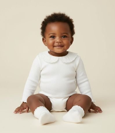 Body Infantil Canelado con Cuello Muñeca en Broderie - Talle 0 a 18 meses