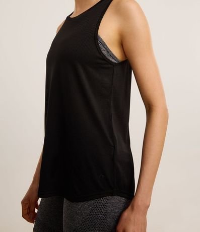 Musculosa Deportiva en Microfibra Texturizada y Bajo Redondeado 2