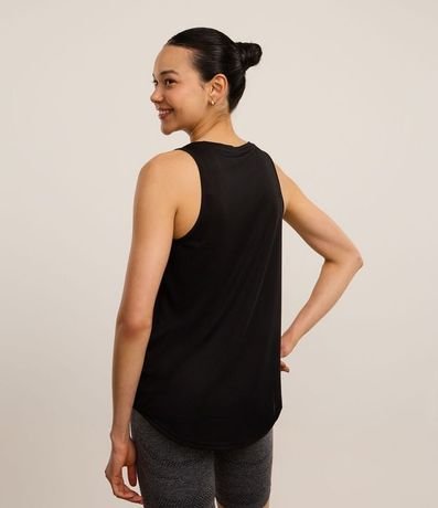 Musculosa Deportiva en Microfibra Texturizada y Bajo Redondeado 3