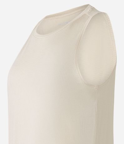 Musculosa Deportiva en Microfibra Texturizada y Bajo Redondeado 7