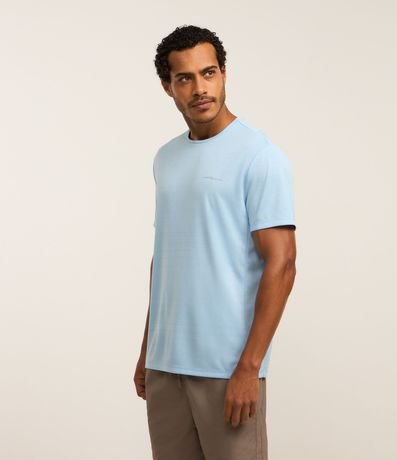 Remera Deportiva con Tecnologia Dry y Estampa Refletiva