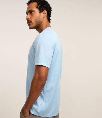 Remera Deportiva con Tecnologia Dry y Estampa Refletiva 5