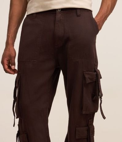 Pantalón Recto Loose en Sarga con Hebillas y Bolsillos Cargo 4