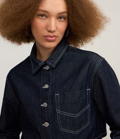 Camisa Cropped en Jeans con Pespontos Contrastantes 4