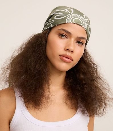 Pañuelo Cuadrado en Satén con Estampa Paisley 5