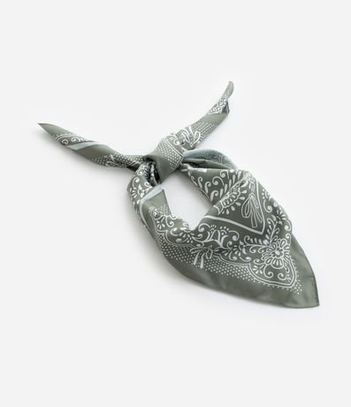 Pañuelo Cuadrado en Satén con Estampa Paisley 4