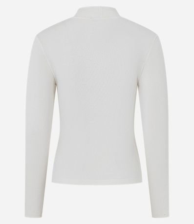 Blusa en Rib con Cuello Alto y Perlas en los Hombros 7