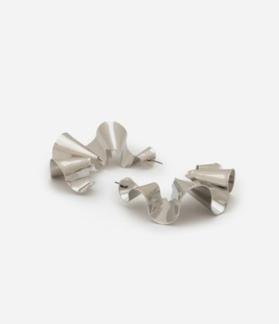 Caravana mediano en Metal con Bañoo de Níquel y Textura Plisada 3