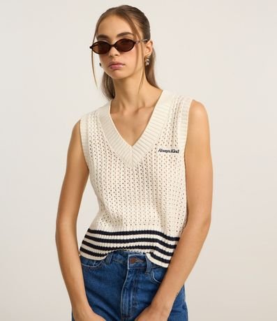 Chaleco en Punto Texturizado con Bordado Always Kind 3