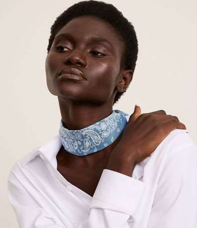 Pañuelo en Satén con Estampa Paisley 5