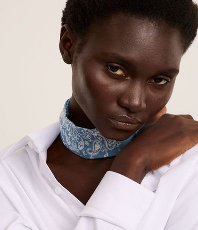 Pañuelo en Satén con Estampa Paisley 7