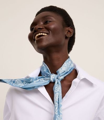 Pañuelo en Satén con Estampa Paisley