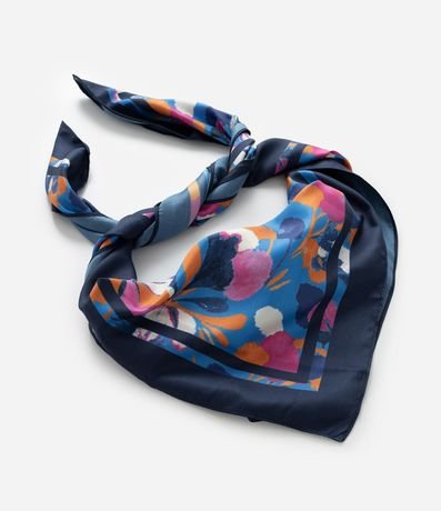 Pañuelo Cuadrado en Satén con Estampa Floral 2