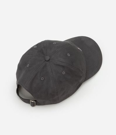 Bone Aba Curva en Sarga con Bordado de Moña