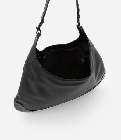 Bolsa Hobo con Detalles en Textura Crocco y Hebillas en la Asa 7