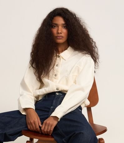 Campera Bomber Jeans con Abotonado Delantero y Recortes 1