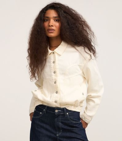 Campera Bomber Jeans con Abotonado Delantero y Recortes 3