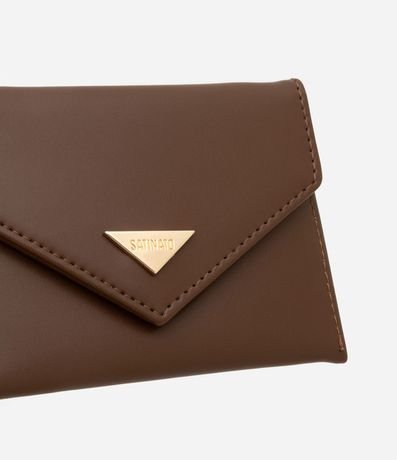 Billetera Pequeña con Tapa y Placa Triangular 4