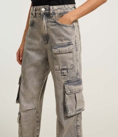 Pantalón Recto en Jeans con Bolsillos Cargo 4