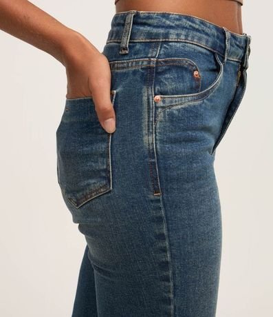 Pantalón Flare Cropped en Jeans con Bajo a Hilo 5