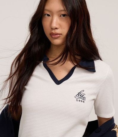 Blusa Polo Texturizada con Bordado en Lettering 3
