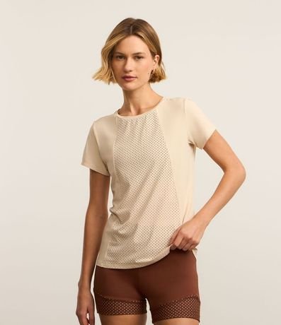 Remera Deportiva de Microfibra con Recortes Perforados