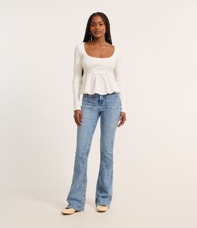 Pantalón Boot Cut en Jeans con Bolsillos Delanteros