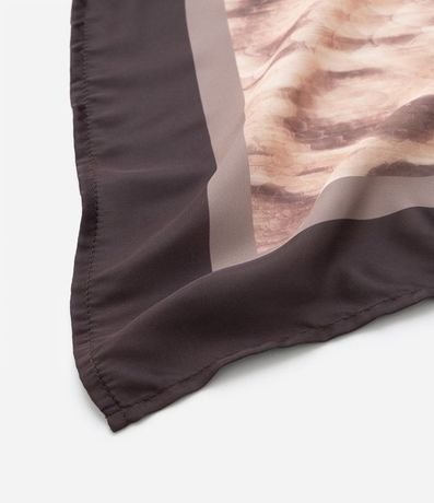 Pañuelo Rectangular en Satén con Estampa Animal Print Serpiente 4