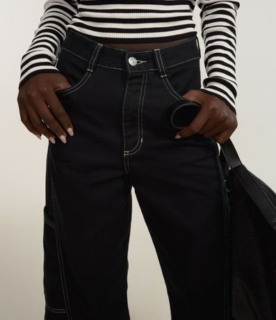 Pantalón Wide Leg en Sarga con Bolsillo Cargo Incorporado 4