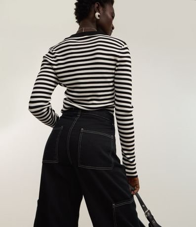 Pantalón Wide Leg en Sarga con Bolsillo Cargo Incorporado 5