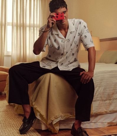 Zapato en Material Sintético con Hebilla