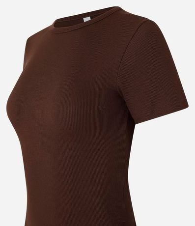 Blusa en Viscosa Texturizada y con Bajo Ondulado 6