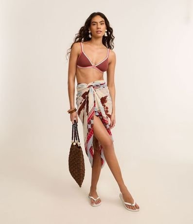 Canga Rectangular en Chiffon Estampada de Follaje y Borla