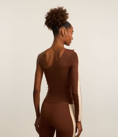 Blusa Hombro Único en Microfibra con Recorte Contrastante en la Manga 3