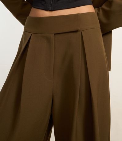 Pantalón Barrel en Sastrería con Cierre Deslocado y Pliegues 4