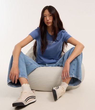 Remera Baby Look en Algodón con Estampa Hot Girls