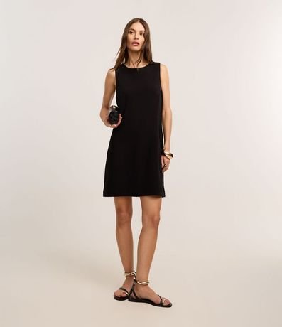 Vestido Corto en Crepé con Escote Redondo 2