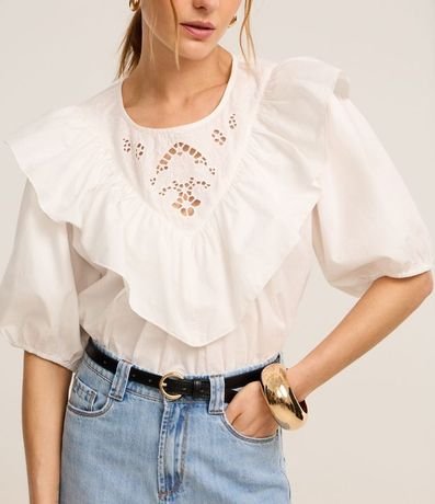Blusa en Tricolina con Detalle de Laise y Mangas Abullonadas 4