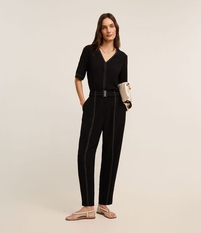 Blusa en Airflow con Escote V y Pespunte Contrastante 2