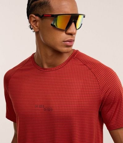 Remera Deportiva Regular con Estampa Cuadriculada y Texturizada 5