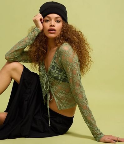 Blusa en Encaje con Lacitos Delanteros 4