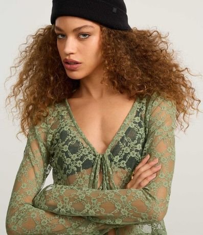 Blusa en Encaje con Lacitos Delanteros