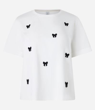 Remera Baby Look en Algodón con Lacitos Bordados 4