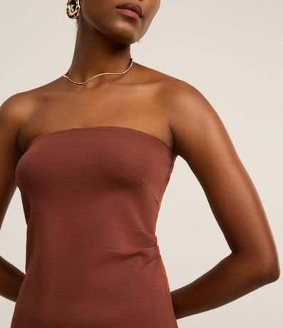 Blusa Slim Texturizada y sin Bretel con Bajo Asimétrico 3