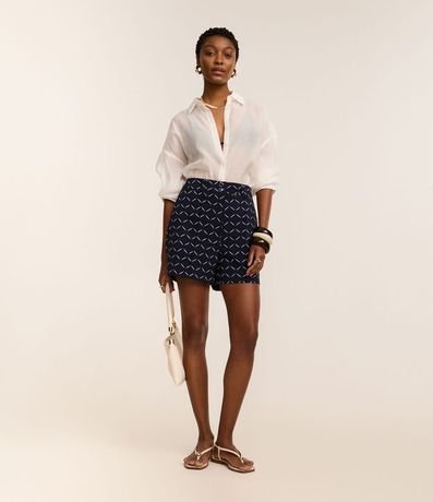 Short Recto Sastre con Botones Dobles y Estampado Geométrico